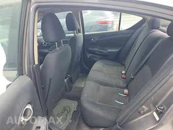 2014 Nissan Versa SV – miniatura 13