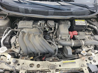 2014 Nissan Versa SV – miniatura 15