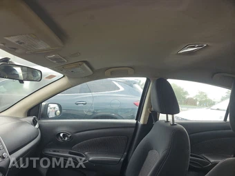 2014 Nissan Versa SV – miniatura 17
