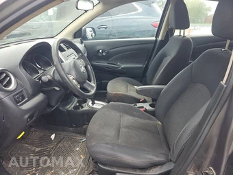 2014 Nissan Versa SV – miniatura 7