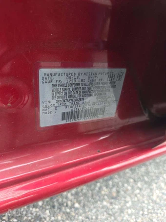 2014 Nissan Versa SV - miniatura 5
