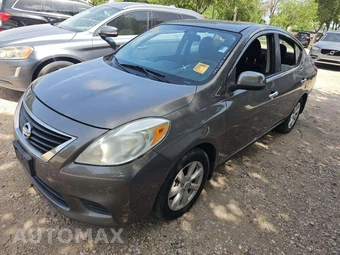 2014 Nissan Versa SV