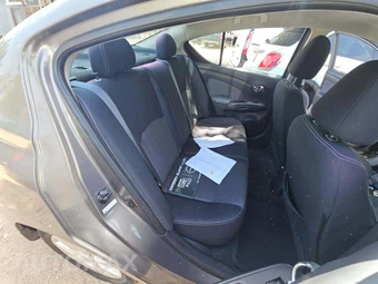 2014 Nissan Versa SV – miniatura 16