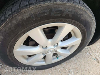 2014 Nissan Versa SV – miniatura 30