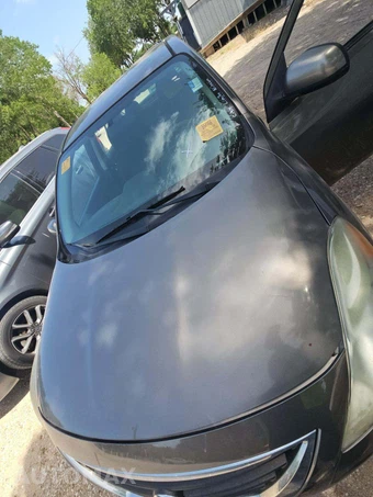 2014 Nissan Versa SV – miniatura 31