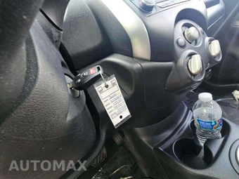 2014 Nissan Versa SV – miniatura 8