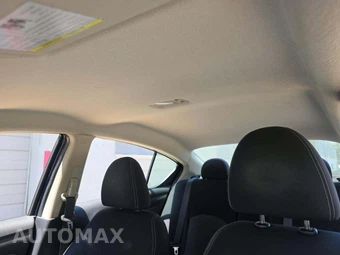 2014 Nissan Versa SV – miniatura 11