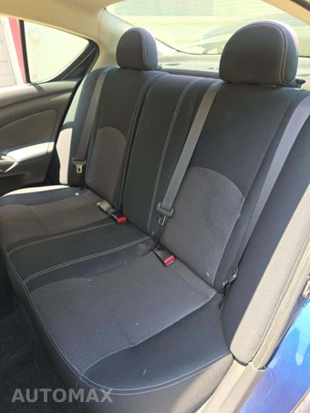 2014 Nissan Versa SV – miniatura 13