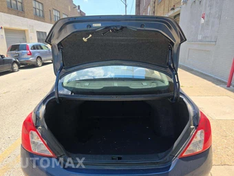 2014 Nissan Versa SV – miniatura 14