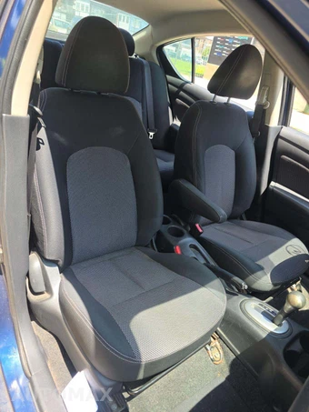 2014 Nissan Versa SV – miniatura 18