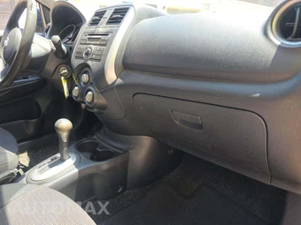 2014 Nissan Versa SV – miniatura 19