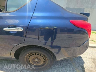 2014 Nissan Versa SV – miniatura 27