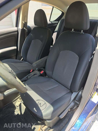 2014 Nissan Versa SV – miniatura 6