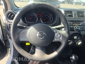 2014 Nissan Versa SV - miniatura 10