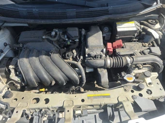 2014 Nissan Versa SV - miniatura 15