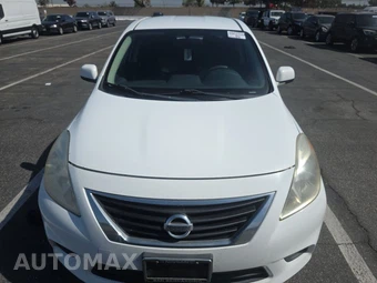 2014 Nissan Versa SV - miniatura 2