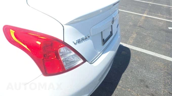2014 Nissan Versa SV - miniatura 23