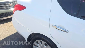 2014 Nissan Versa SV - miniatura 32