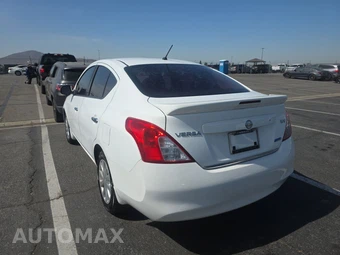 2014 Nissan Versa SV - miniatura 6