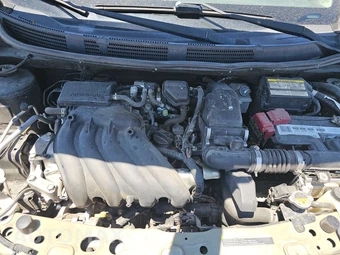 2014 Nissan Versa SV – miniatura 15
