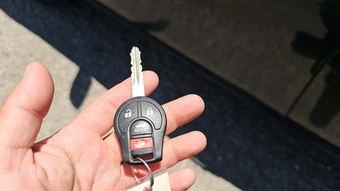 2014 Nissan Versa SV – miniatura 17