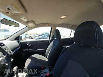 2014 Nissan Versa SV – miniatura 18