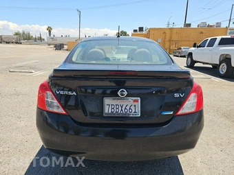 2014 Nissan Versa SV – miniatura 5