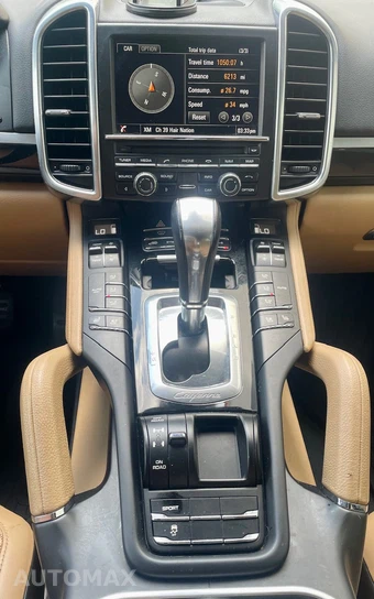2014 Porsche Cayenne Diesel Platinum Ed. – miniatura 10