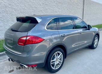 2014 Porsche Cayenne Diesel Platinum Ed. – miniatura 3