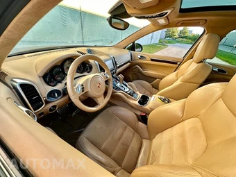 2014 Porsche Cayenne GTS - miniatura 13