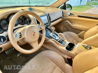 2014 Porsche Cayenne GTS - miniatura 14