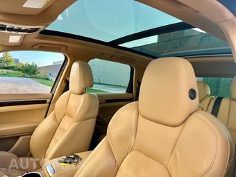 2014 Porsche Cayenne GTS - miniatura 16