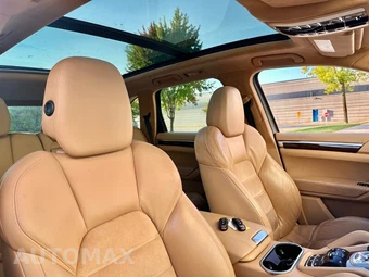 2014 Porsche Cayenne GTS - miniatura 17