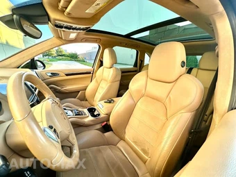 2014 Porsche Cayenne GTS - miniatura 18