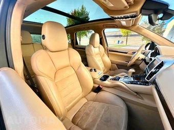 2014 Porsche Cayenne GTS - miniatura 19