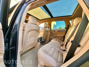 2014 Porsche Cayenne GTS - miniatura 20