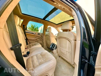 2014 Porsche Cayenne GTS - miniatura 21