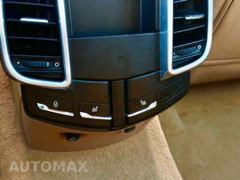 2014 Porsche Cayenne GTS - miniatura 24