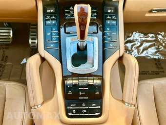 2014 Porsche Cayenne GTS - miniatura 25