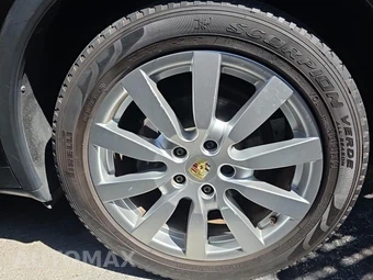 2014 Porsche Cayenne Platinum Ed. – miniatura 11