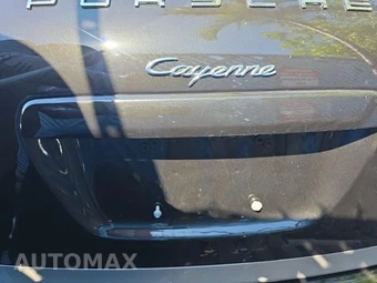 2014 Porsche Cayenne Platinum Ed. – miniatura 5