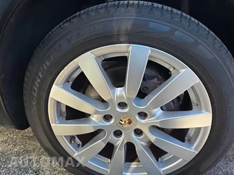 2014 Porsche Cayenne Platinum Ed. – miniatura 9