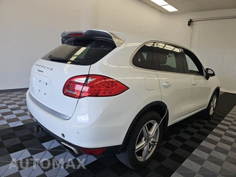 2014 Porsche Cayenne Platinum Ed. - miniatura 4