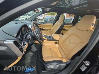 2014 Porsche Cayenne Platinum Ed. – miniatura 6