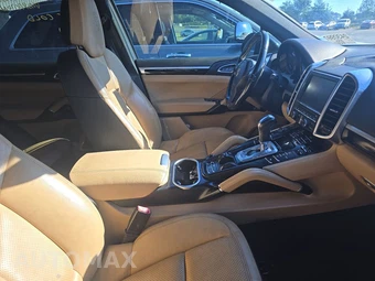 2014 Porsche Cayenne Platinum Ed. – miniatura 8