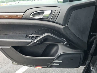 2014 Porsche Cayenne S – miniatura 9