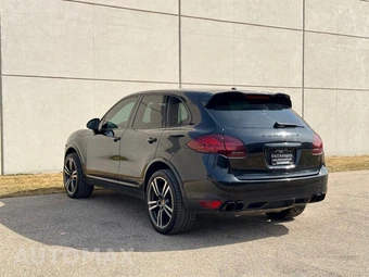 2014 Porsche Cayenne Turbo S - miniatura 10