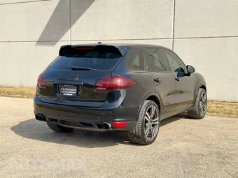 2014 Porsche Cayenne Turbo S - miniatura 11