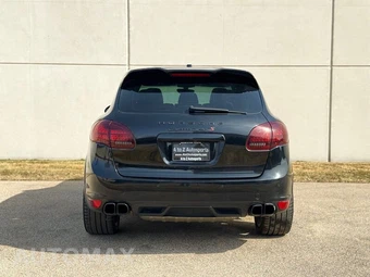 2014 Porsche Cayenne Turbo S - miniatura 12