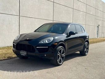 2014 Porsche Cayenne Turbo S - miniatura 3